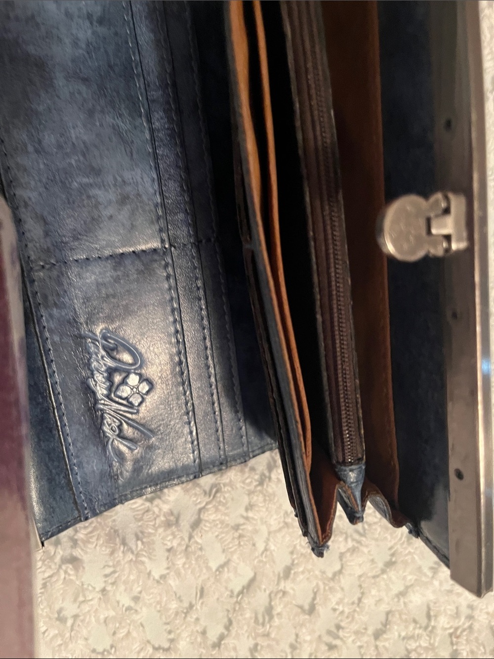 Embossed Floral Leather Clutch Wallet - Blue Patrica NASH - Picture 6 of 6